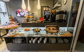 Unique Boutique